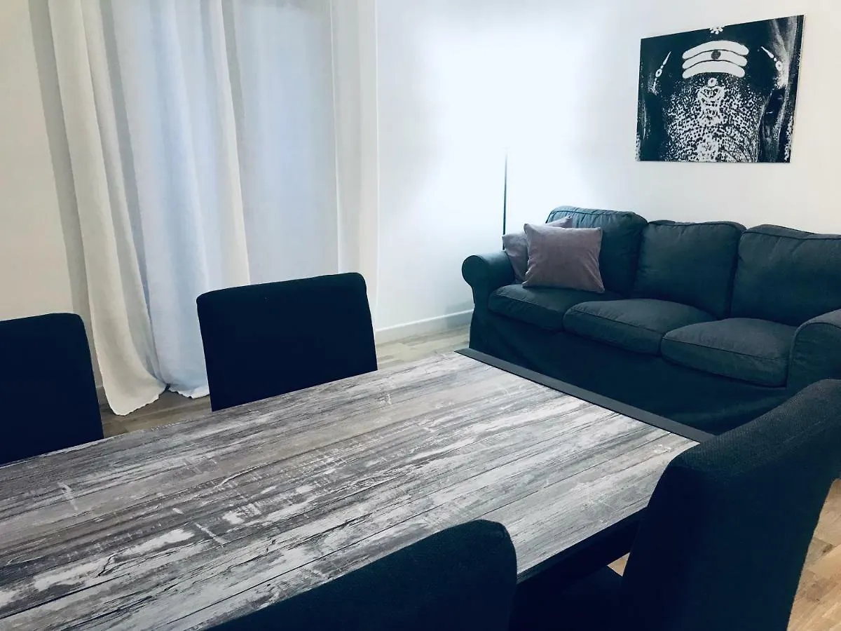 Bellhome 2 - Elegante Appartamento Nel Centro Di 巴里 0*,